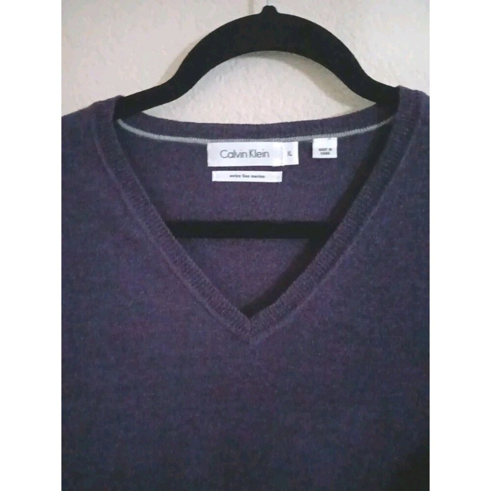 Calvin Klein 100% Extra Fine Merino Wool Purple Sweater V-Neck Pullover  Size XL